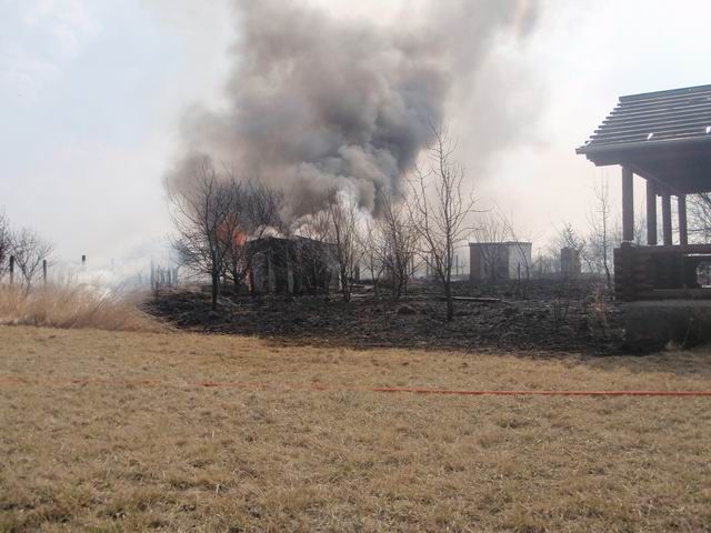 Škoda dvacet tisíc po požáru trávy na Třebíčsku