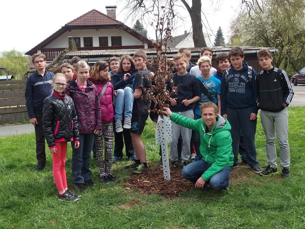 obrázek: Školáci daly humpoleckému parku novou tvář