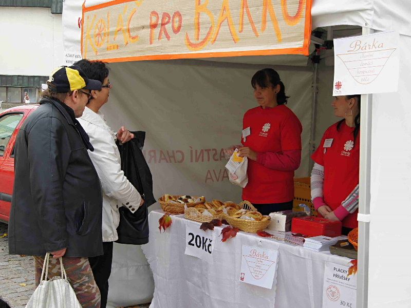 Sladké koláče podpořily v Jihlavě péči o nevyléčitelně nemocné skrze