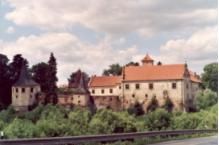 Slámování po šestnácté na zámku v Červené Řečici