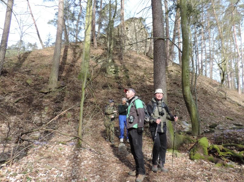 Sluníčko provázelo turisty na Dalešické přehradě