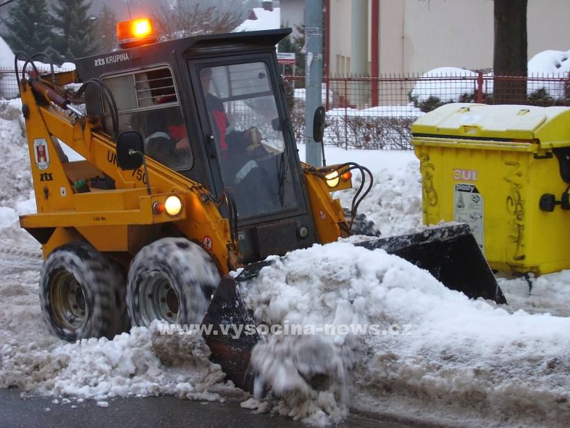 obrázek: Sníh a led odstraňují ze střech také v Brodě