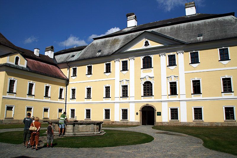 Soubor  Musica Florea koncertuje na zámku ve Žďáru nad Sázavou