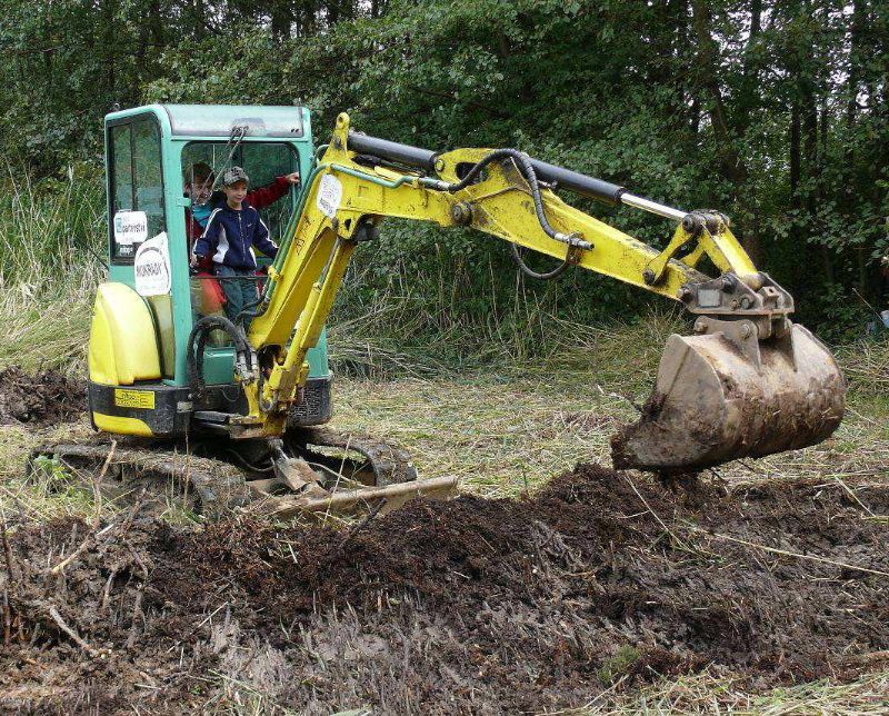 obrázek: Společné bagrování tůní ve Žlebech o víkendu