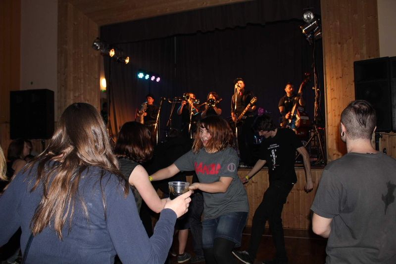 Šprýmovačka roztančila Novou Ves