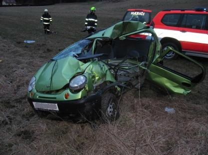 Srážka osobního auta s rychlíkem na přejezdu ve Dvorcích na Jihlavsku