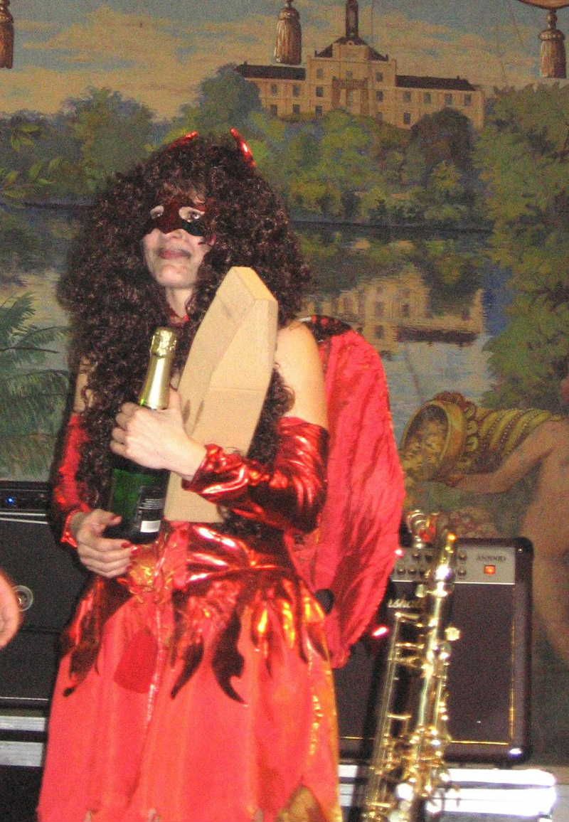 Stařec s koněm nejlepší maskou na plese v Rozsochatci