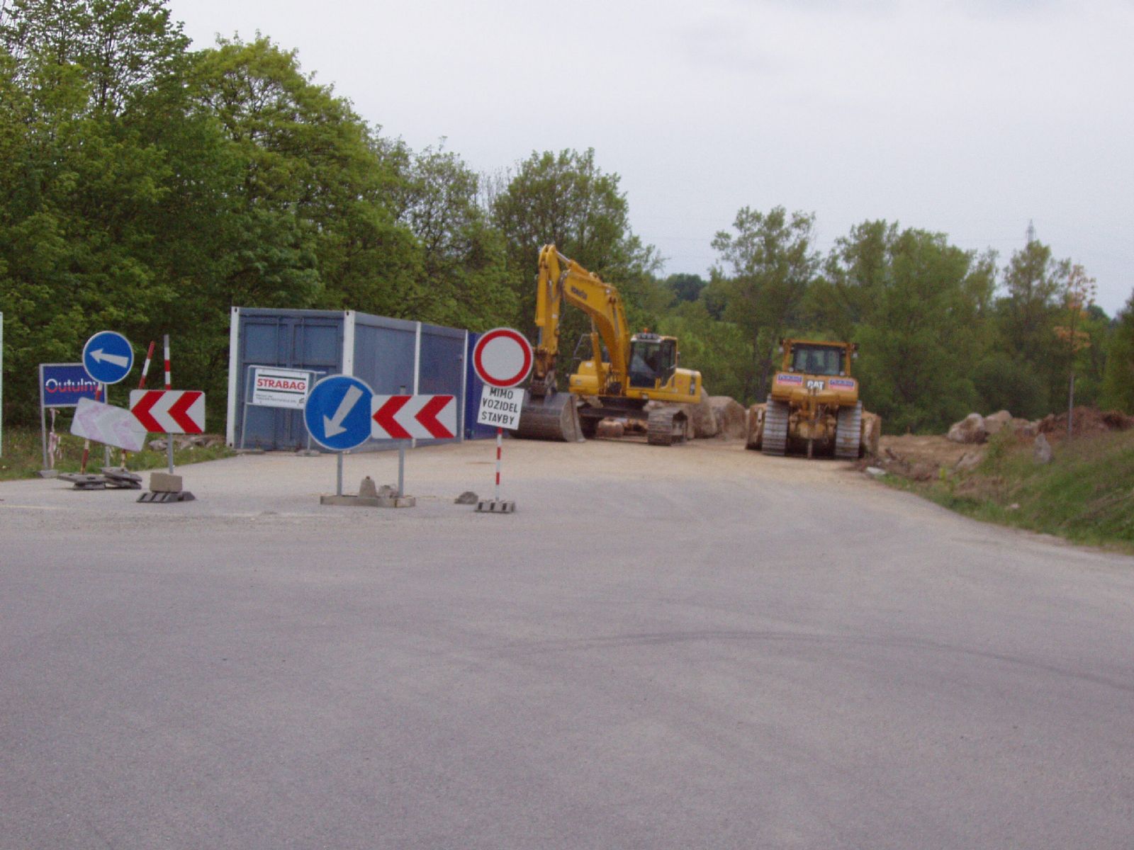Stavba silnice u Velkého Meziříčí stále pokračuje