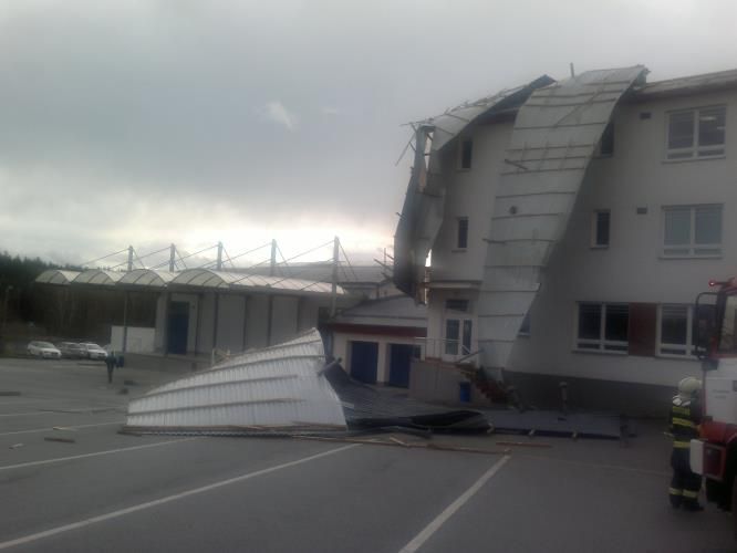 Stovky výjezdů hasičů na Vysočině kvůli následkům větru