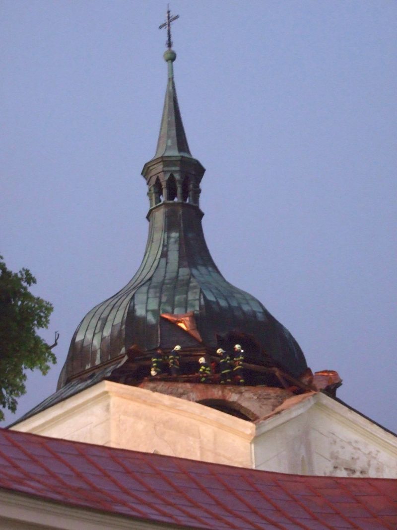 Středeční bouřka poničila Zelenou horu