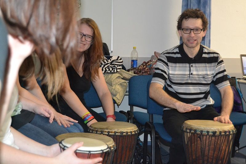 obrázek: Studenti se v Jihlavě připojili k oslavám Světového dne sociální práce a Dne učitelů