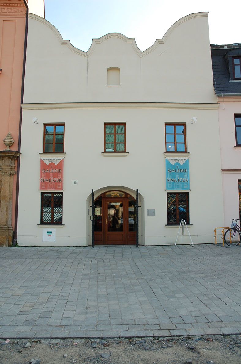 Surrealisté z Vysočiny vystavují v Prostějově