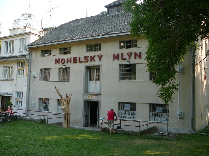 obrázek: Surrealistická pocta Josefu Kremláčkovi