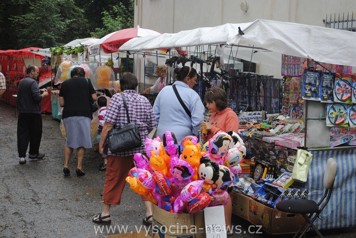 Svatoanenská pouť i přes nepřízeň počasí lákala stovky návštěvníků