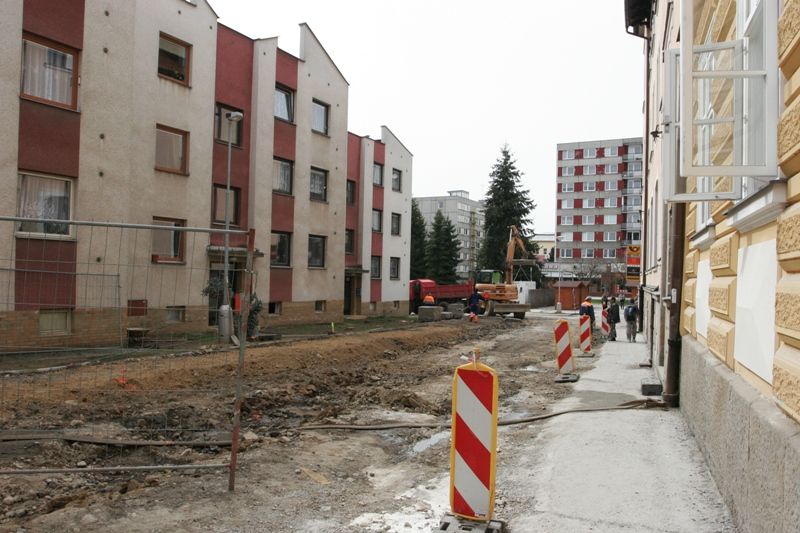 Svatovojtešskou ulicí v Brodě už řidiči neprojedou