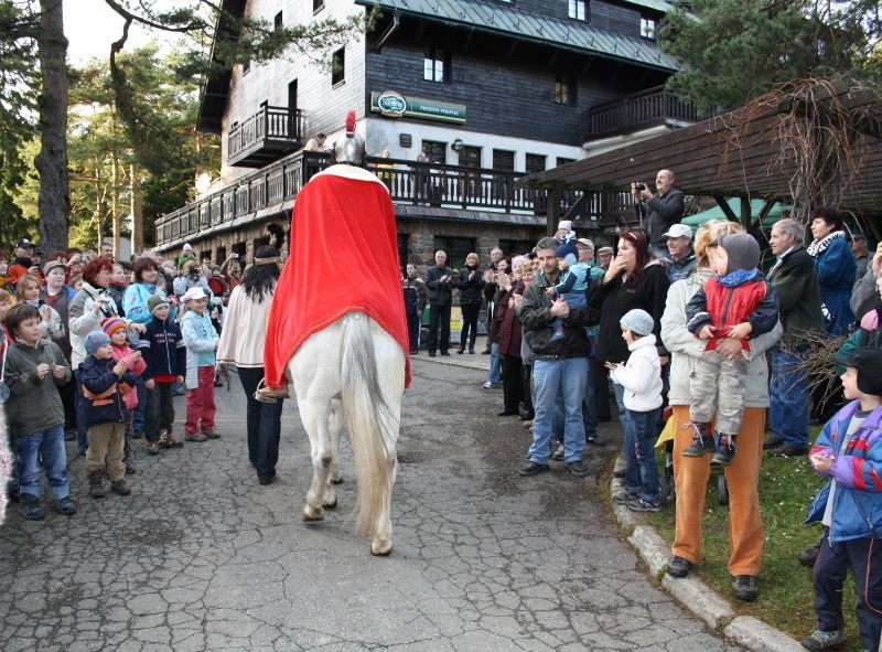 Svatý Martin a Věra Martinová ve Třech Studních