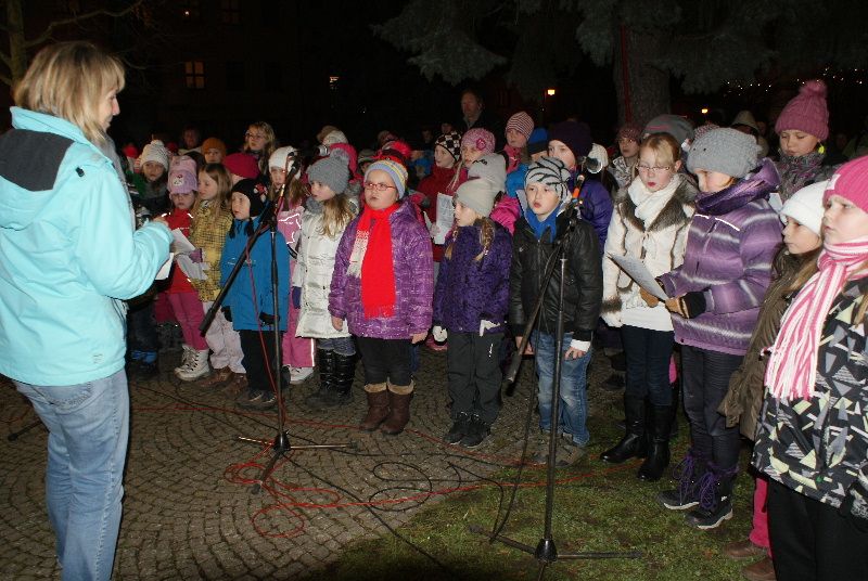 obrázek: Také Polnou zněly ve středu koledy