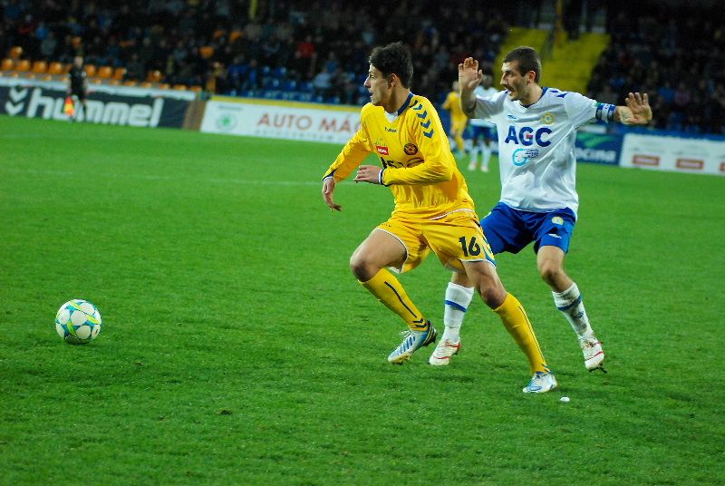 Tomáš Kučera bude hostovat v Hradci Králové