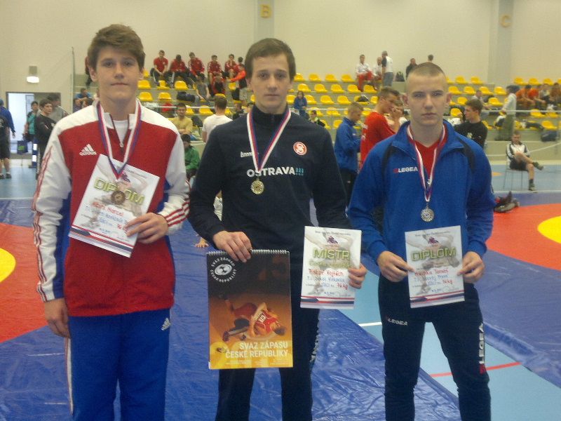 Tři medaile z republikového mistrovství ve volném stylu