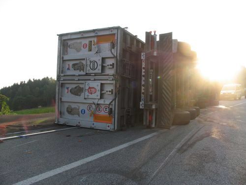 Tři stovky litrů nafty na Jihlavsku vytekly z auta