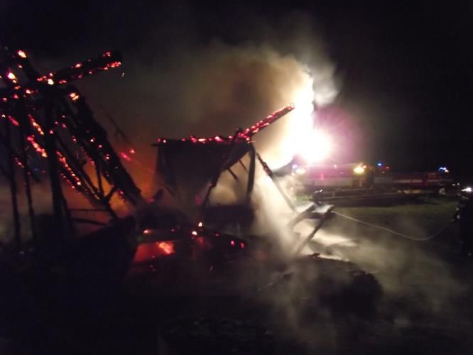 Třísetisícová škoda po požáru stodoly na Havlíčkobrodsku