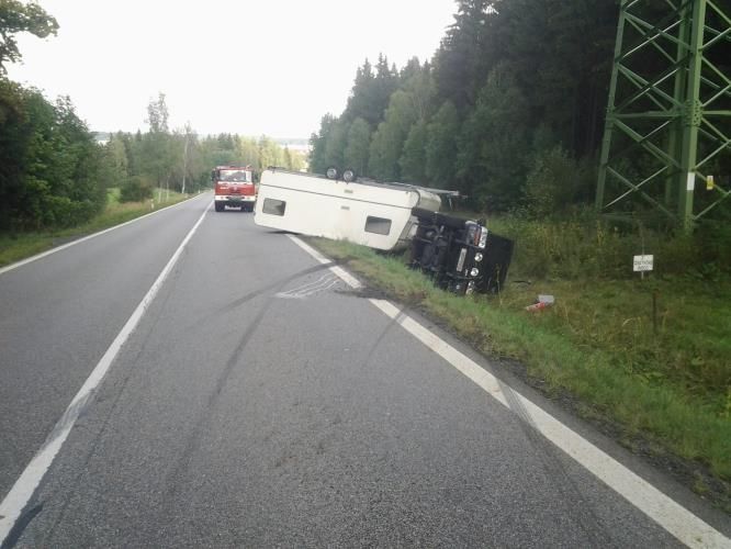 U Nového Ranska havarovalo osobní auto s přívěsem
