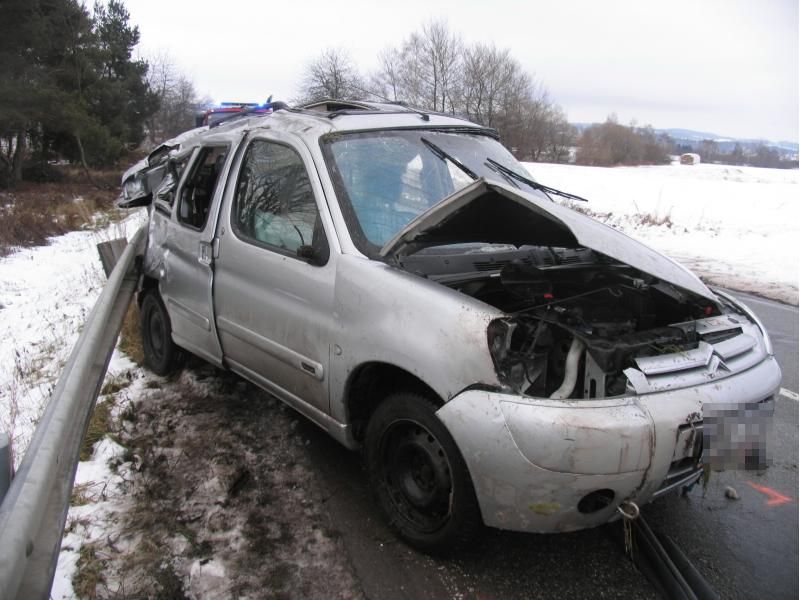 U Telče havaroval ve čtvrtek opilý řidič
