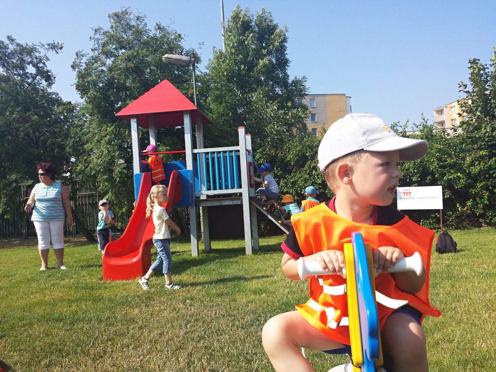 /uws_images/firmy/083199/clanky/u-trebicskeho-aquaparku-vyrostlo-nove-detske-hriste/000001_h.jpg