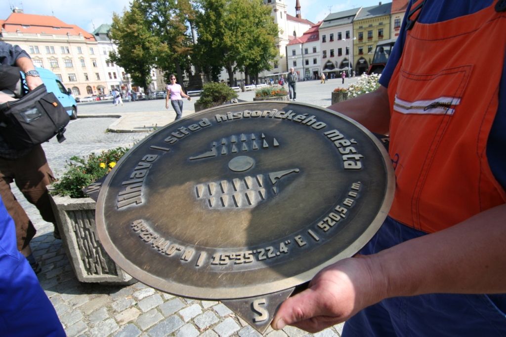 Ukradený střed Jihlavy je zpět na svém místě