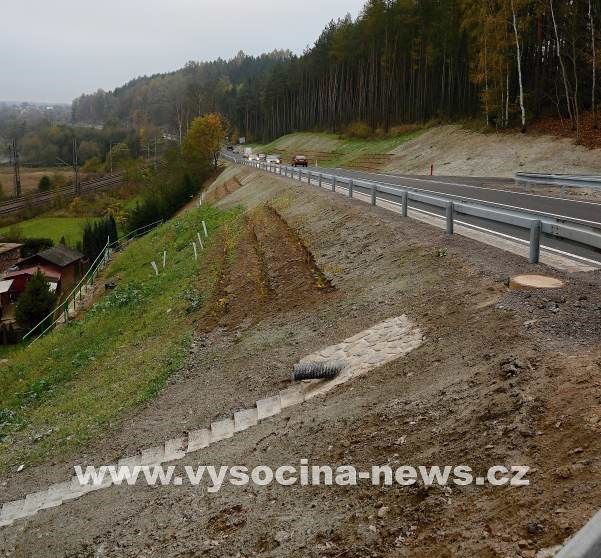 obrázek: Upravený úsek silnice u Okrouhlice zvýší bezpečnost na trase na Světlou a Ledeč