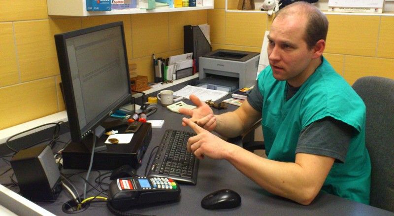 V dlouhotrvajících mrazech trpí i zvířata, říká veterinář v Chotěboři