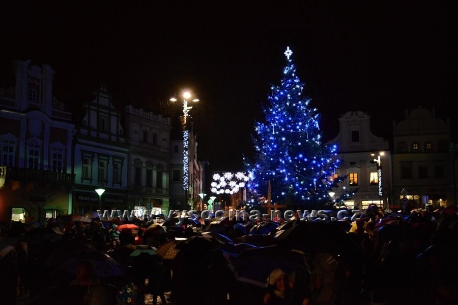 obrázek: V Havlíčkově Brodě začal advent rozsvícením vánočního stromu