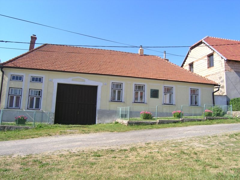 obrázek: V Hroznatíně odhalí pamětní kámen Ludvíku Svobodovi