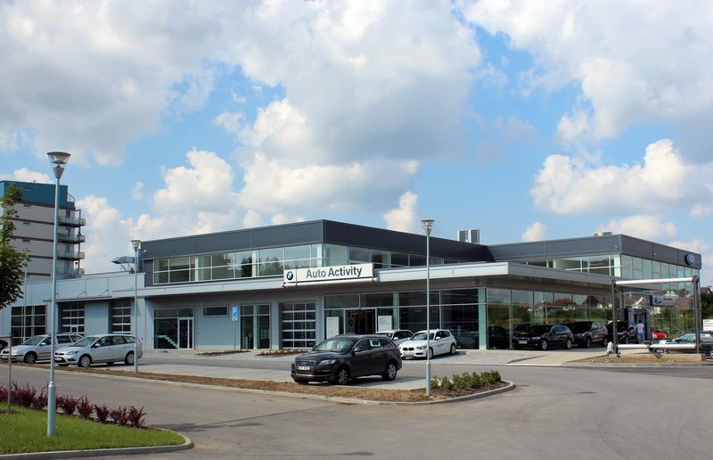 V Jihlavě otevřeli největší autosalon na Vysočině