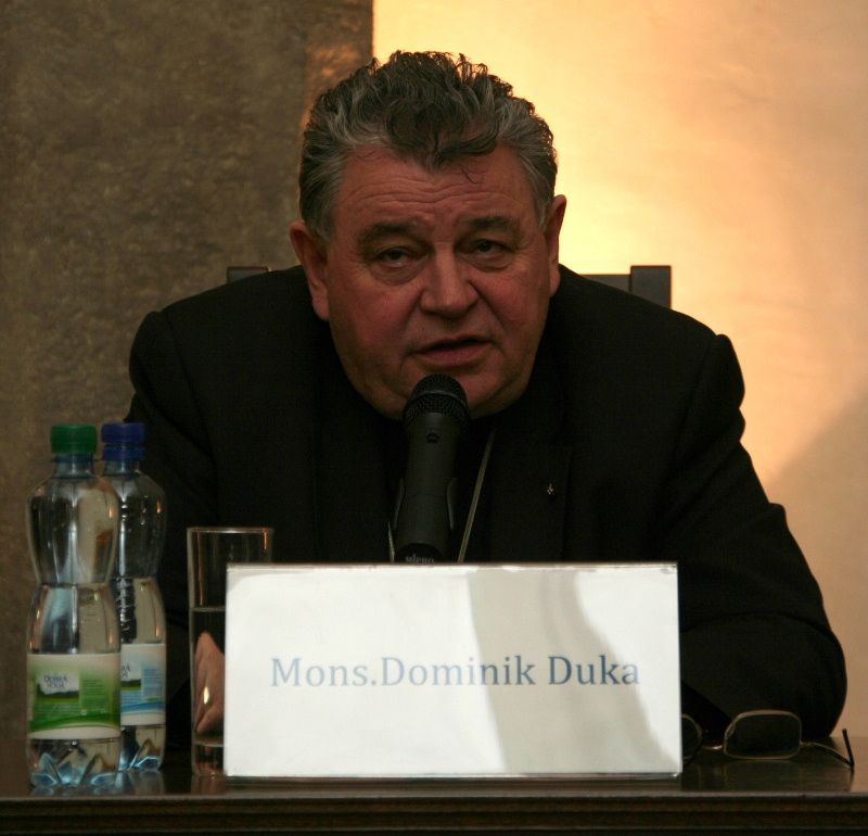V Jihlavě přednášel Dominik Duka o krizi