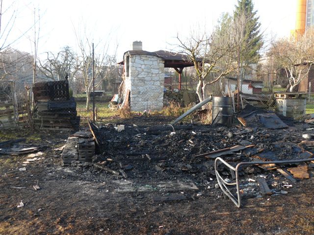 V Jihlavě shořela zahradní chatka