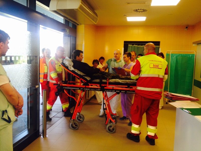 V jihlavské nemocnici zachraňovali zraněné z technoparty