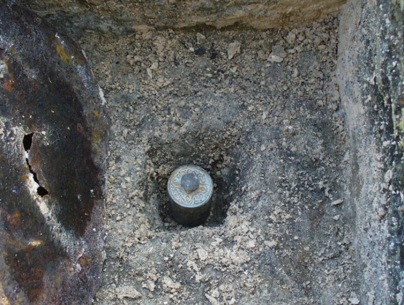 obrázek: V kamenném kříži v Litoltově ulici v Třebíči se našel poklad