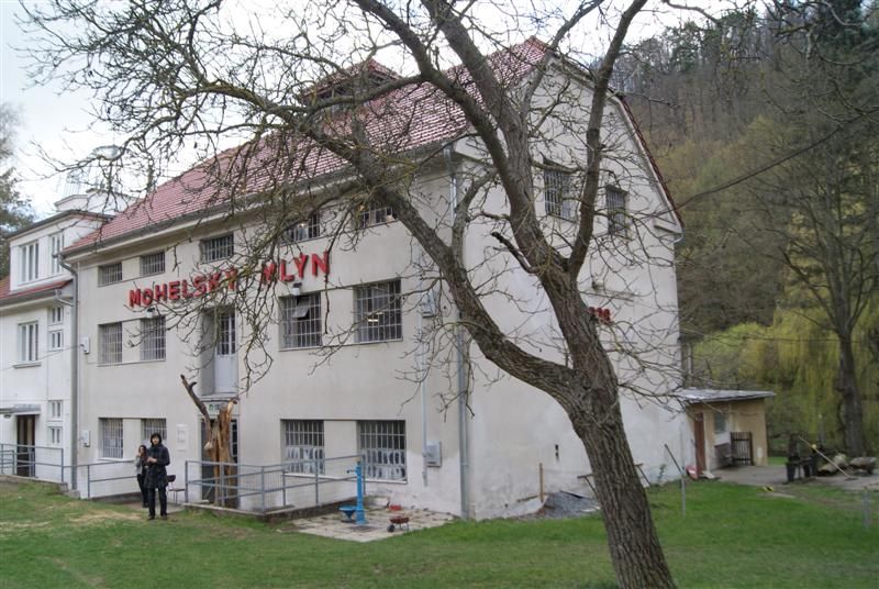 V Mohelském mlýně otevřena výstava Konzervace představ