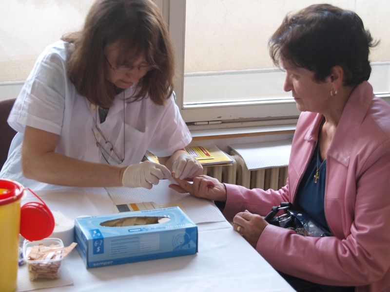 V Nemocnici Jihlava zdarma změří cholesterol a vyšetříme znaménka