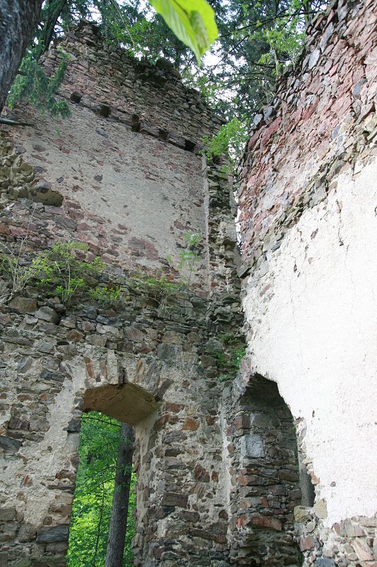 V Ronově nad Sázavou - jeden z nejstarších kamenných mostů v Čechách