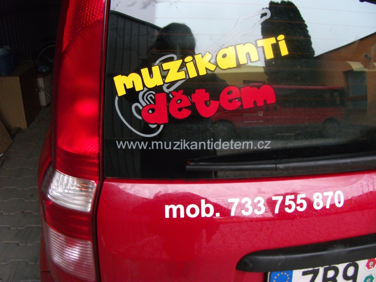 Velkomeziříčští osobní asistenti brázdí cesty za svými klienty novým autem