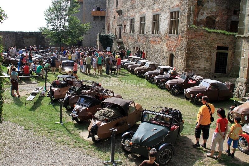 Velorexy o víkendu na hradě v Lipnici