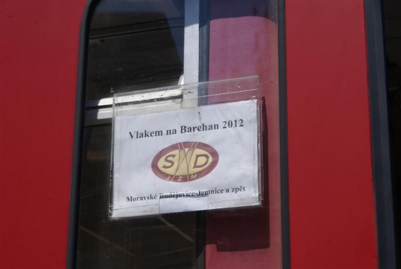 Vlak na Barchan do Jemnice praskal ve švech