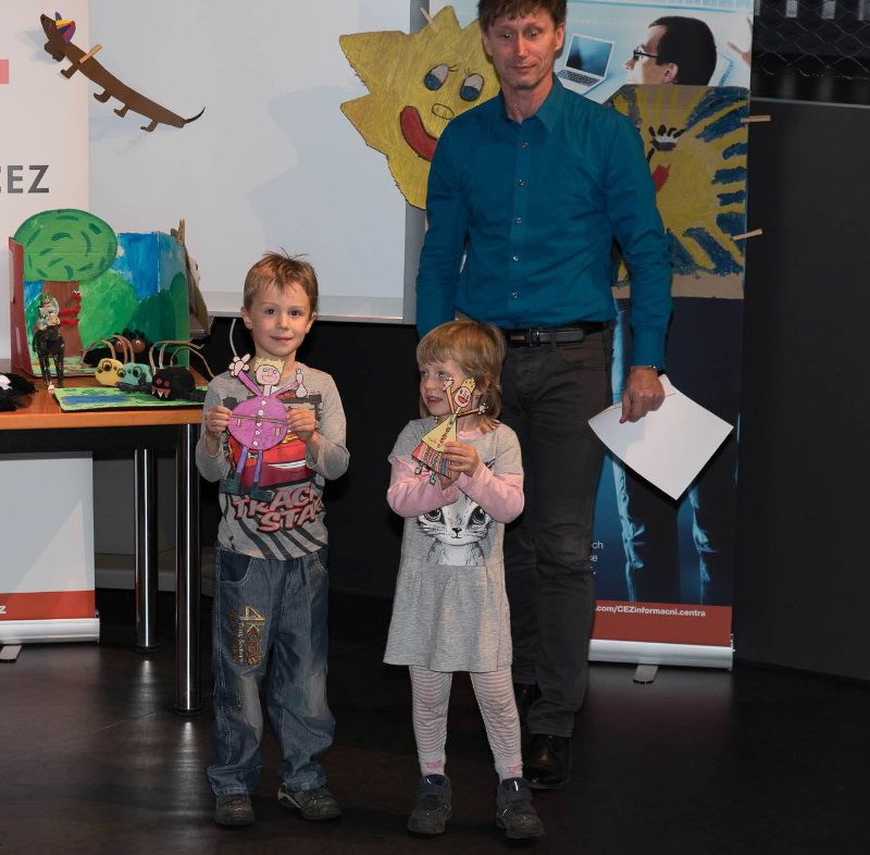 obrázek: Za postavy z loutkové pohádky získaly děti v Dukovanech ocenění