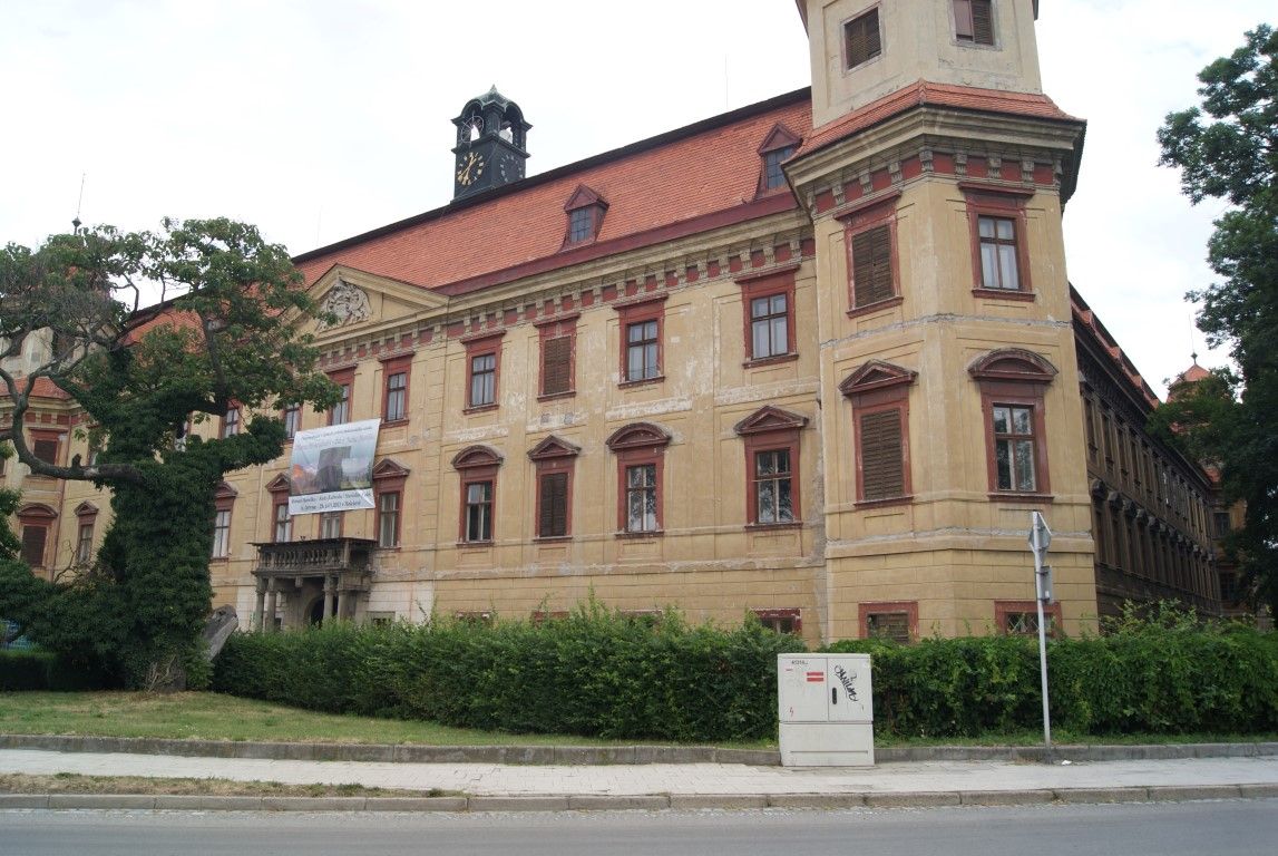 Za výstavou Romana Havelky až do zámku v Holešově