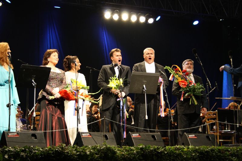 /uws_images/firmy/083199/clanky/zahajovaci-koncert-odstartoval-v-jaromericich-nad-rokytnou-hudebni-festival/000001_h.jpg