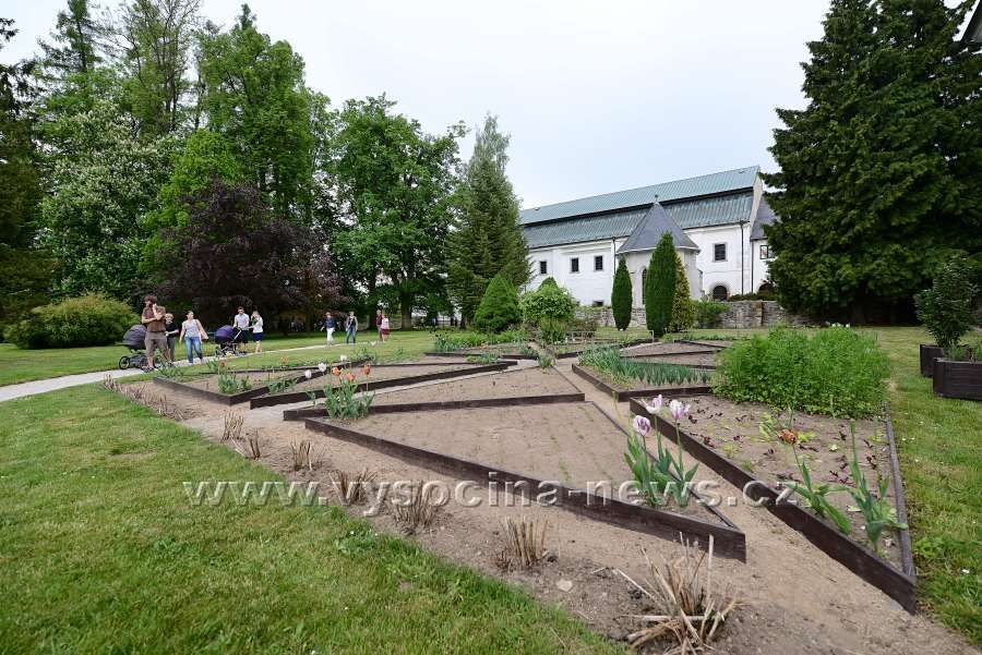 obrázek: Zámku ve Žďáru nad Sázavou otevřel své zahrady