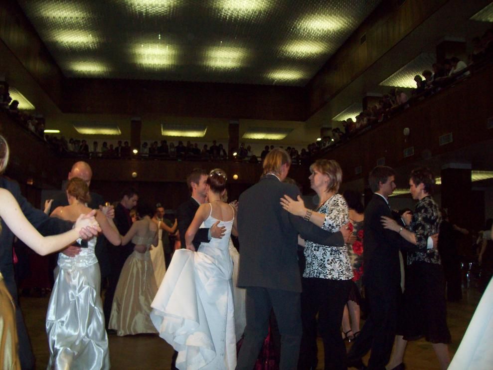 Závěrečný ples ukončil Taneční 2009