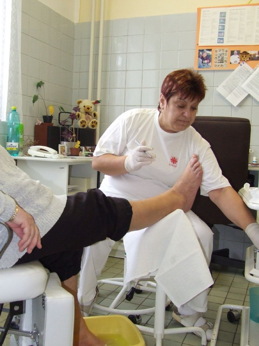 Žďárská charita nově pečuje o nohy a půjčuje kompenzační pomůcky